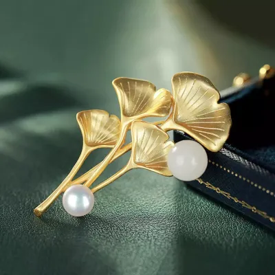 Elegant Ginkgo Leaf Pearl Brooch Pin 